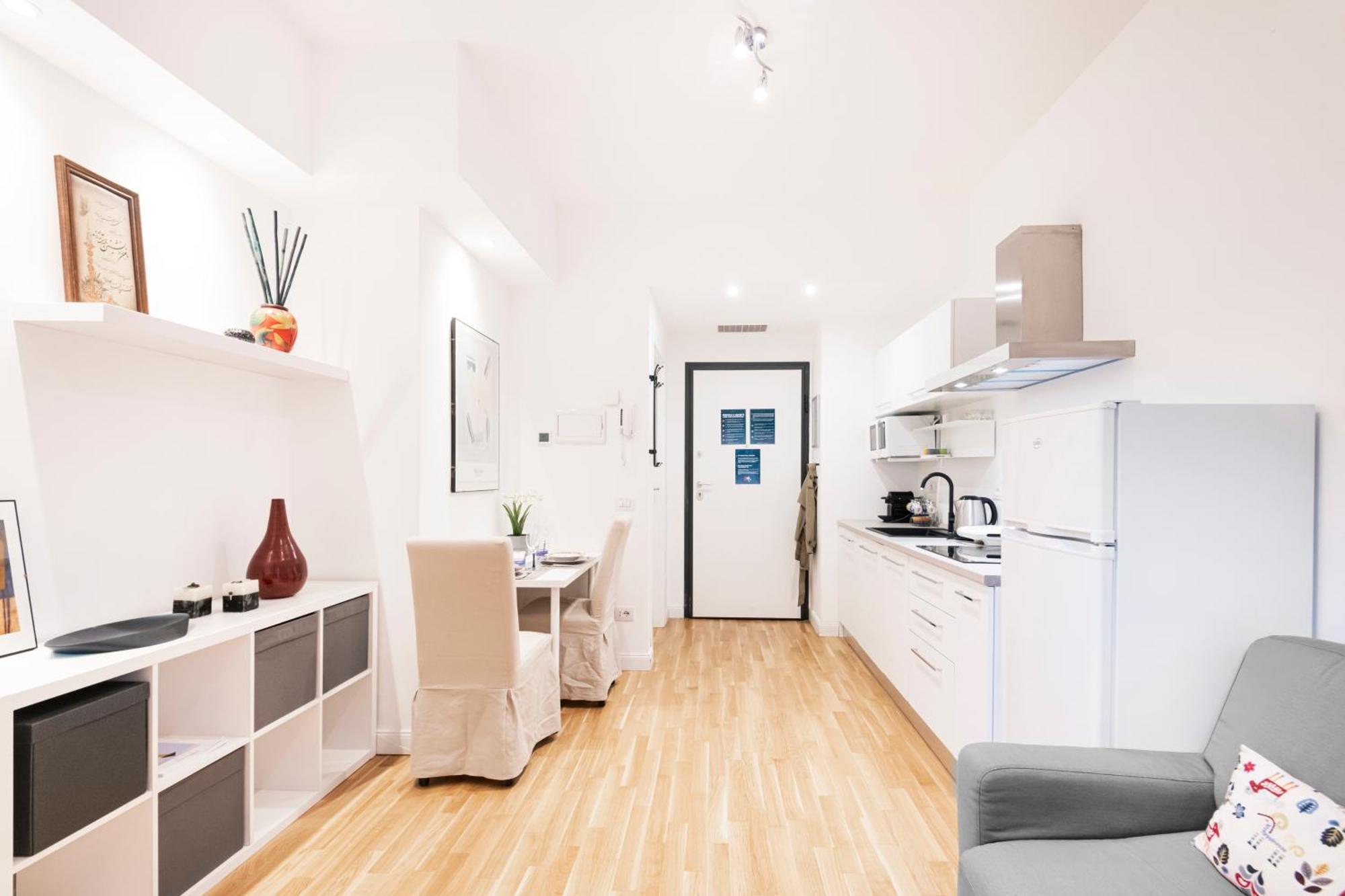 Easylife - Luminosa E Comoda Residenza Con Balcone Appartement